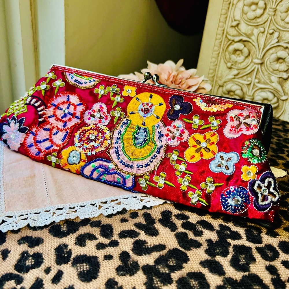 Max Mayer burgundy multi color beaded clutch shoulder bag good condition